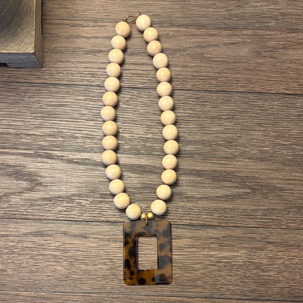 Beaded Necklace with Tortoiseshell Pendant - Beige